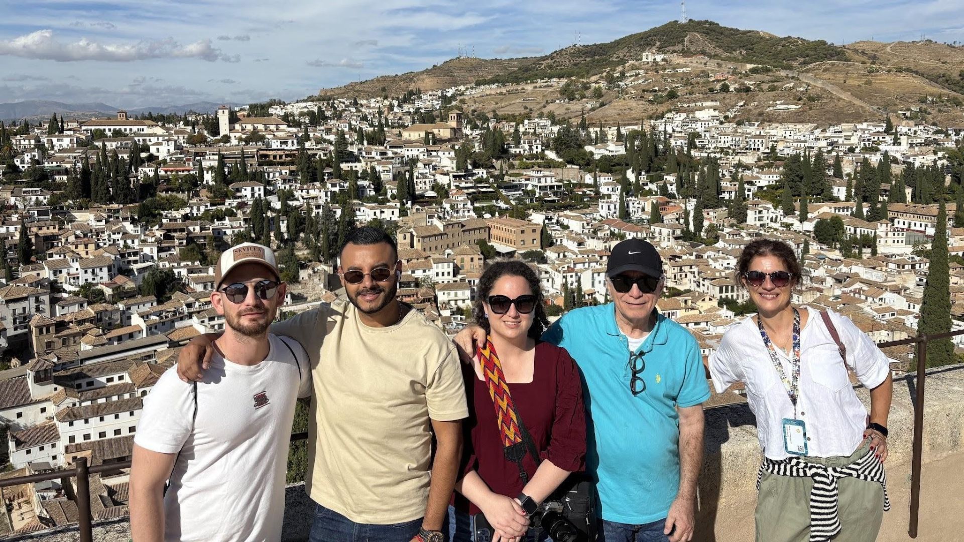 Mayte with group at Albaicín